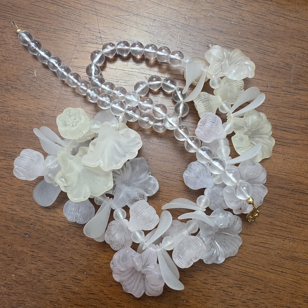 Vintage 925 Lucite Floral Statement Necklace in Frosted White Pale Pastels - Picture 2 of 13
